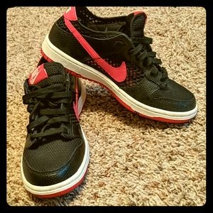 Nike women's low dunk 6.5
